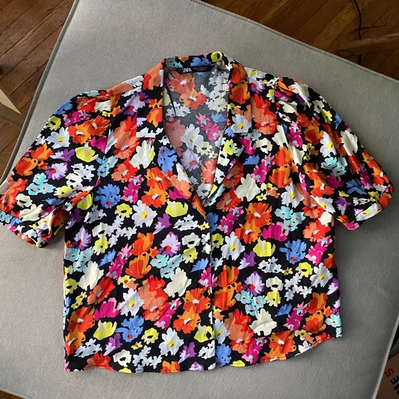 Zara Lapel Collar Floral Print Pattern Top NWOT - Picture 2 of 11